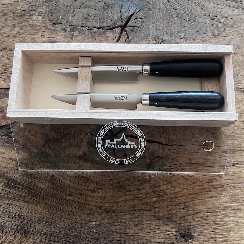 COFFRET 2 COUTEAUX DE TABLE PALLARES EBENE 10CM 2 COFFRET 2 COUTEAUX DE TABLE PALLARES EBENE 10CM 2