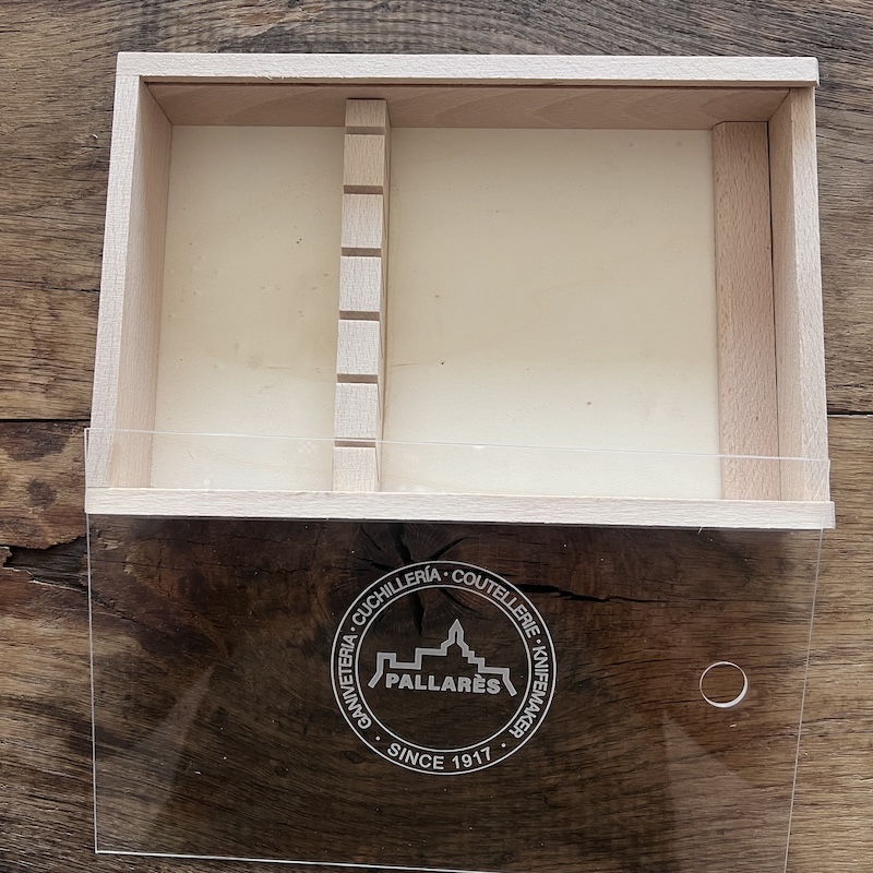 COFFRET VIDE POUR 6 COUTEAUX DE TABLE 3 COFFRET VIDE POUR 6 COUTEAUX DE TABLE 3
