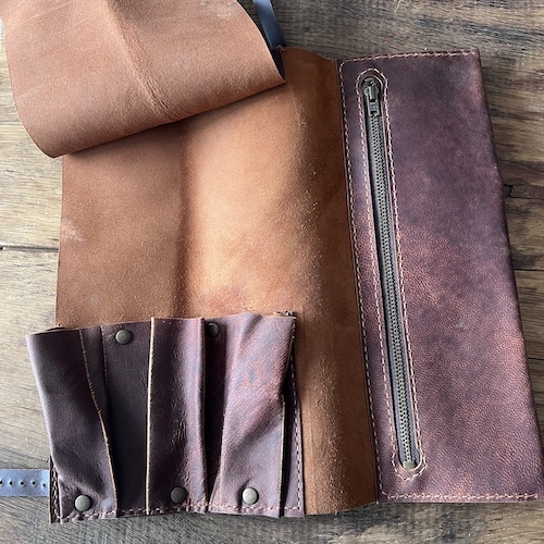 POCHETE CUIR PALLARES POUR 3 COUTEAUX 4 Pochette PALLARES Roll Up 3 pièces en cuir