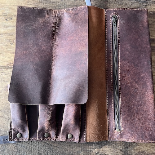 POCHETE CUIR PALLARES POUR 3 COUTEAUX 6 Pochette PALLARES Roll Up 3 pièces en cuir